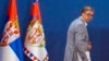 Predsednik Srbije Aleksandar Vučić odlazi posle konferencije za novinare u Beogradu 2023. godine. 