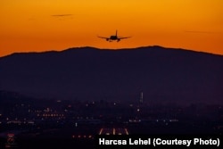 De regulă, observatorii de avioane petrec câteva ore în jurul aeroporturilor, în weekenduri.