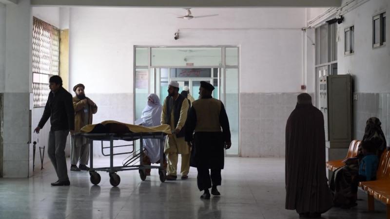 شیوع بیماری های تنفسی در افغانستان بیشتر از ۱۲۰۰ تن را به کام مرگ سپرده است