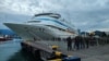 Судно Astoria Grande прибуло в порт міста Батумі сьогодні вранці. Круїзний лайнер в Грузії зустріли акцією протесту студенти, активісти та опозиціонери