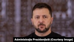 Volodimir Zelenski a făcut o vizită surpriză la NATO pentru a se asigura de continuarea sprijinului pentru Ucraina în războiul contra Rusiei.