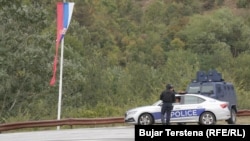Kosovska policija na ulazu u selo Banjska, Zvečan, na severu Kosova.