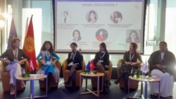 Форумдун катышуучулары.