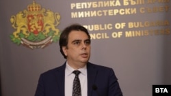 Министърът на финансите в кабинета "Денков" Асен Василев