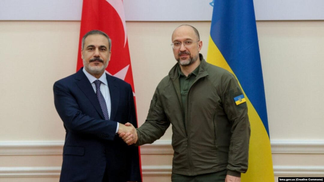 Турскиот министер на средба со украинскиот премиер во Киев 