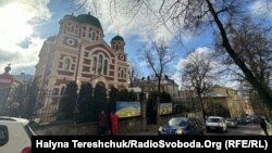Як передає кореспондент Радіо Свобода, священники УПЦ (МП) не втручались у голосування