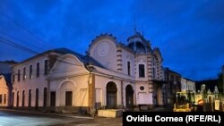 Lucrările la Teatrul Municipal din Turda trebuiau încheiate până la finalul acestui an, dar termenul intervențiilor la obiectivul monument istoric a fost prelungit până la urmă până în 2025.