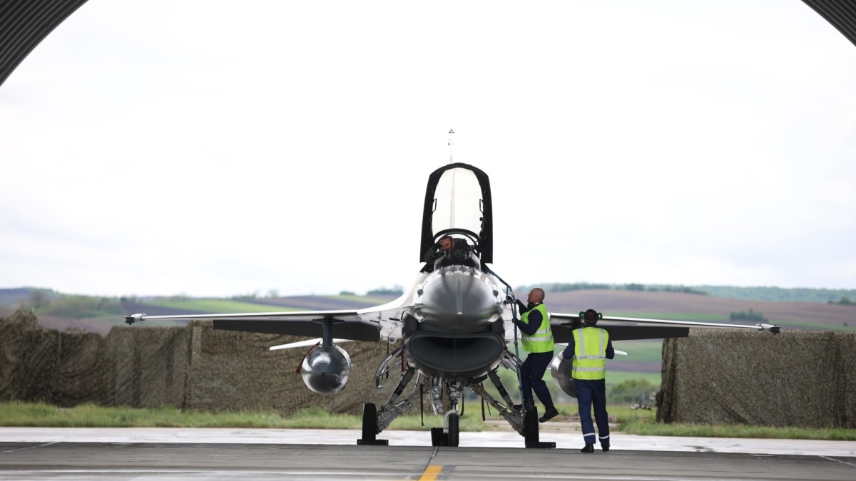 Чехія передала Україні перший тренажер винищувача F-16 – Олещук