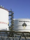 Резервуары для хранения сырья на территории нефтеперерабатывающего завода ОАО "НК "Роснефть - Туапсинский НПЗ"