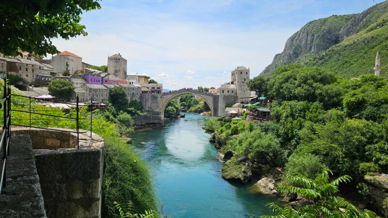 Tri decenije od rušenja Starog mosta u Mostaru: Ljudi žele budućnost, politika prošlost
