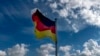 در جرمنی سه تن به اتهام جاسوسی به یک ادارهٔ استخبارات خارجی، بازداشت شدند