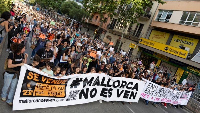 Hiljade Španaca protestovale zbog 'prekomernog turizma'