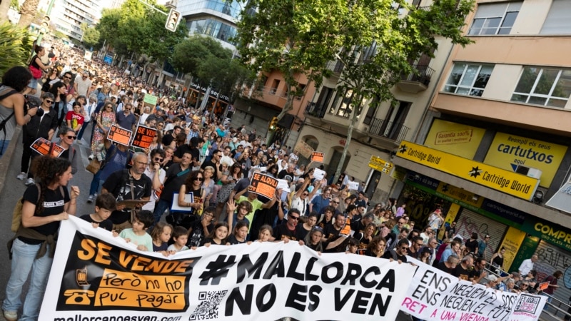 Испанияда миңдеген адам туризмге каршы акцияга чыкты