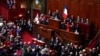 Франция внесла право женщин на аборт в Конституцию страны
