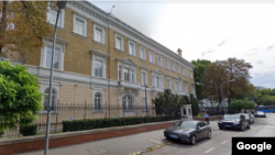 Oroszország budapesti nagykövetségének bejárata a Bajza utca felől, a Google Maps 2022 szeptemberi felvételén