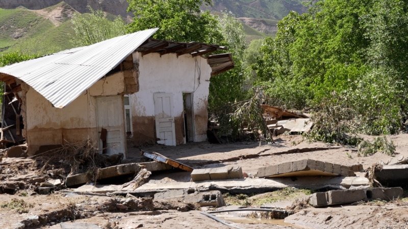 "Мы остались без крыши над головой". Последствия разрушительного селя в Таджикистане