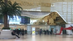 Diňle: Aşgabadyň aeroportunda daşary ýurda barýan türkmenistanlylaryň 20-ä golaýy uçara goýberilmedi