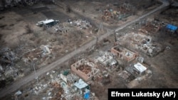 Pogled iz vazduha na kuće oštećene tokom borbi sa ruskim trupama u selu Kamenka, oblast Harkiv, Ukrajina, 17. mart 2024. Kamenka je ponovo preuzeta u jesen 2022. nakon što su je zauzele ruske trupe.