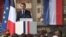 Президентът на Франция Еманюел Макрон произнася реч по време на церемония за отдаване на почит на цивилните жертви на войната в Сен Ло, Северозападна Франция, на 5 юни 2024 г.