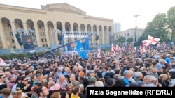 گردهمایی های مردمی در مقابل پارلمان گرجستان 