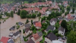 Najmanje tri žrtve razornih poplava u Sloveniji