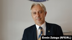 Slaven Kovacevic, an adviser to Zeljko Komsic, the Croat member of the tripartite presidency, complained to the EHCR about being constitutionally barred from taking part in the vote for Serb members of the presidency.