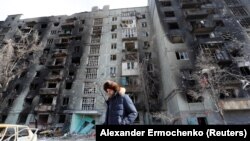 Руйнування в Маріуполі через російські обстріли, 28 березня 2022 року