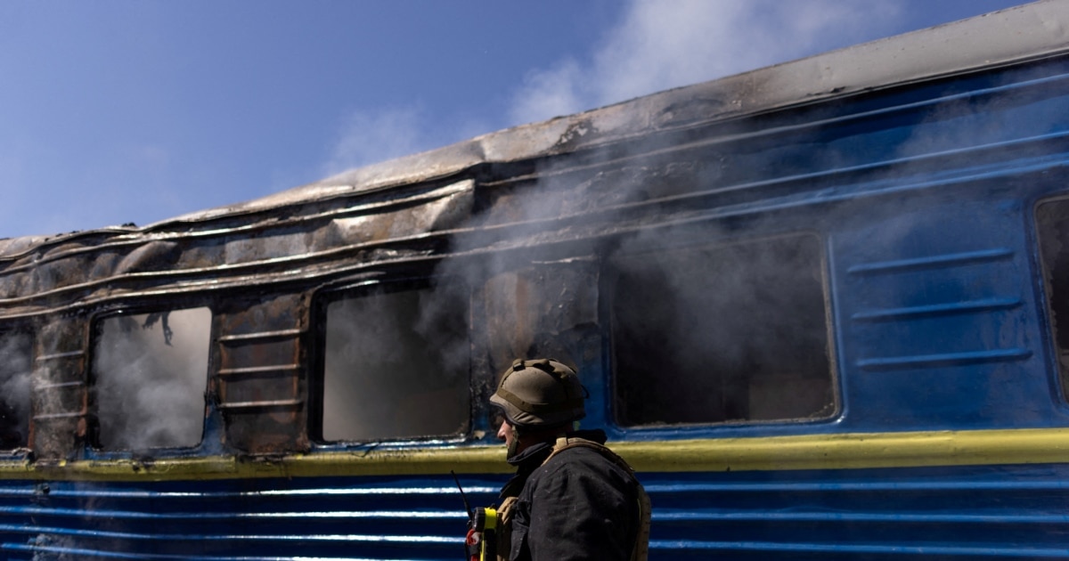 Через удар РФ по Дніпропетровщині пошкоджений поїзд – «Укрзалізниця»