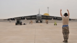 تصویر آرشیوی از یک بمب‌افکن بی-۵۲ آمریکا در پایگاه هوایی العدید قطر