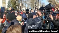 Во время протестов в Кишинёве, 12 марта