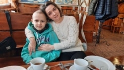 Lufta ia ndali trajtimin: Djali ukrainas me kancer mjekohet në Çeki