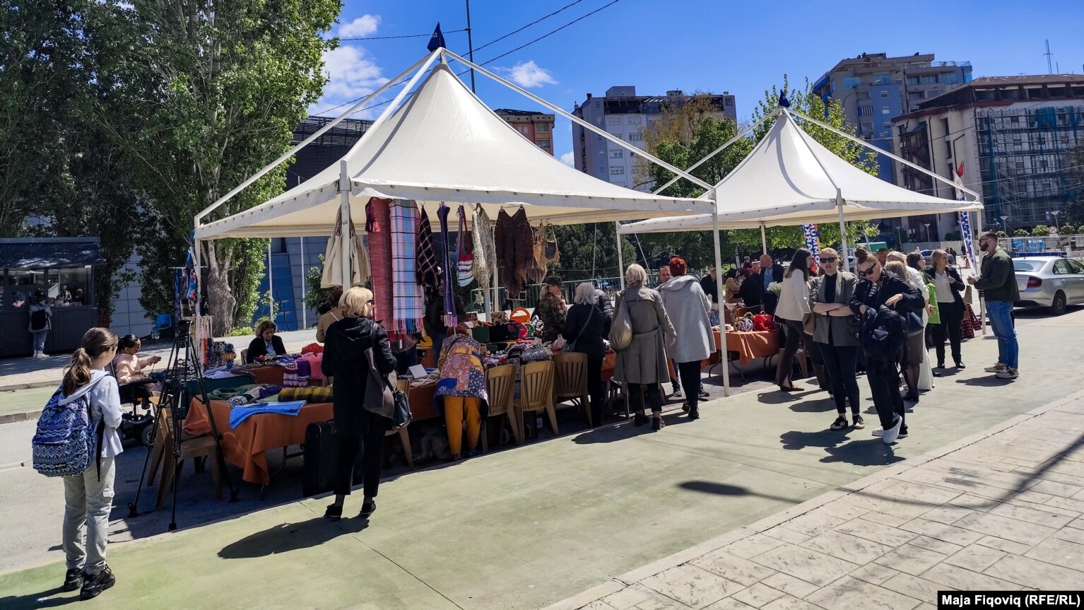 "Tregu i komunitetit”, i cili u organizua si pjesë e projektit të organizatës joqeveritare Community Building Mitrovica (CBM) dhe u mbështet nga USAID-i.
