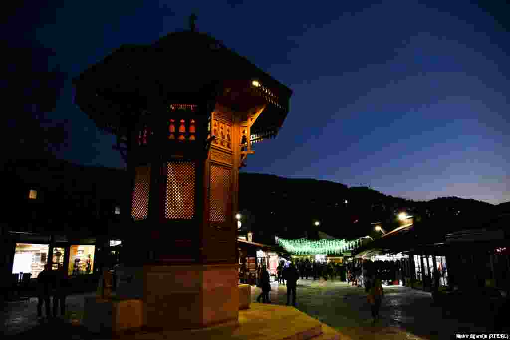 Bascarsija Square, with its Ottoman-style Sebilj wooden fountain in the historic Old Town, was also illuminated at dusk. According to a local legend, visitors who drink from the fountain will return to Sarajevo.