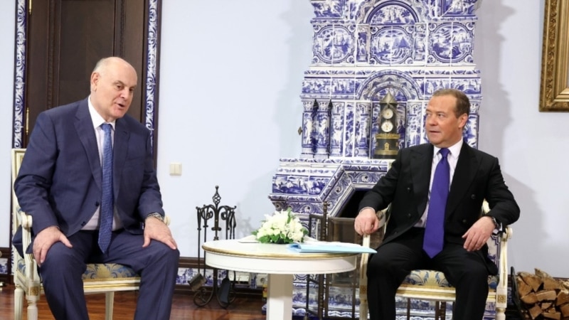 Абхазский лидер Аслан Бжания встретился с Дмитрием Медведевым