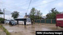 Autocar de pe ruta Chișinău-Giurgiulești, blocat pe traseu