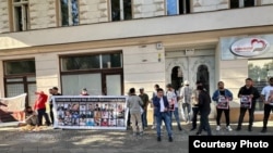 Акция протеста напротив посольства Таджикистана в Берлине, 28 сентября 2023 года
