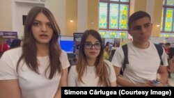 Elevii din Craiova au mers la Târgul Educațional. Ei au păreri împărțite cu privire la greva profesorilor, dar nu sunt de acord cu înghețarea anului școlar.