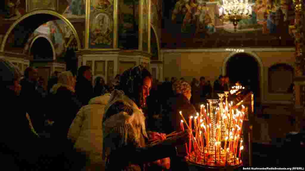 Перше Великоднє богослужіння ПЦУ в Успенському соборі Києво-Печерської лаври