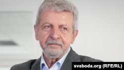 Аляксандар Мілінкевіч, архіўнае фота