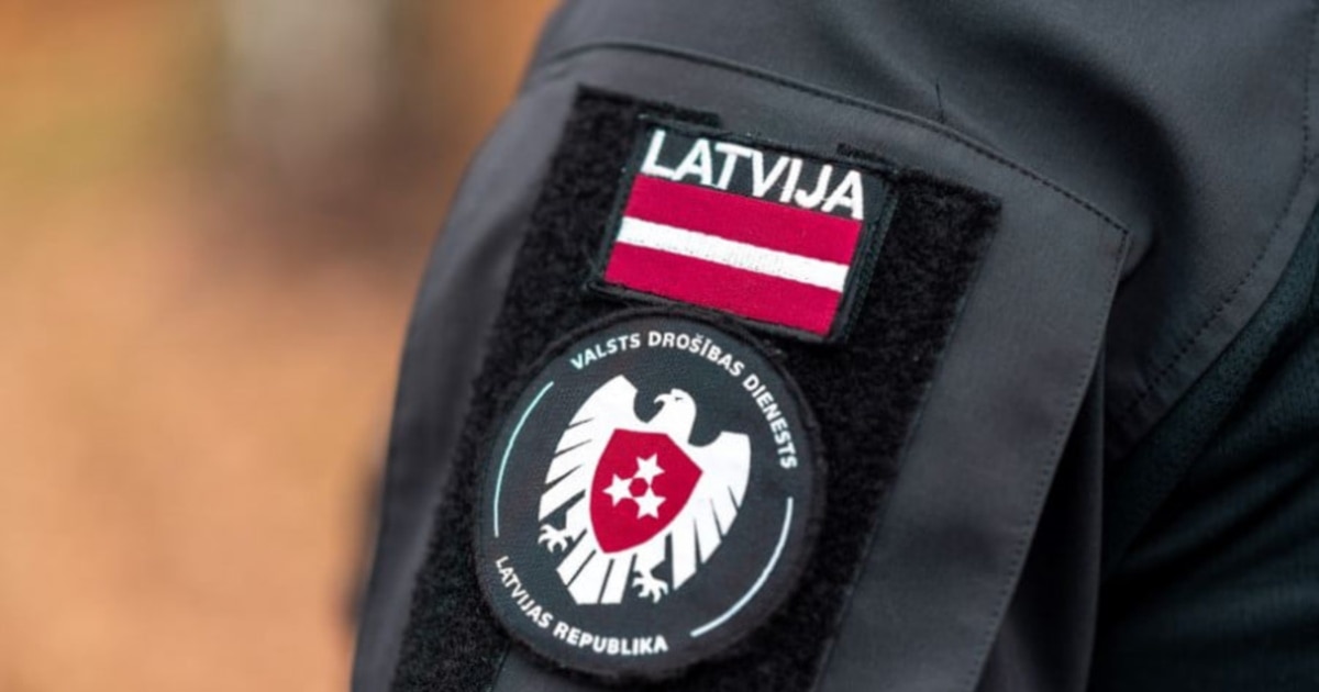 Жігіт қызды анальдік секске дайындайды (фильм)