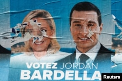 Izborni plakati francuske krajnje desničarske stranke Nacionalno okupljanje sa fotografijama lidera Marin Le Pen i Žordana Bardele, Parizu, 5. jul 2024.