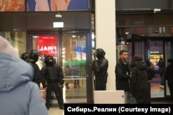 Задержание членов "Рёдан" в торговом центре "Галерея" в Петербурге