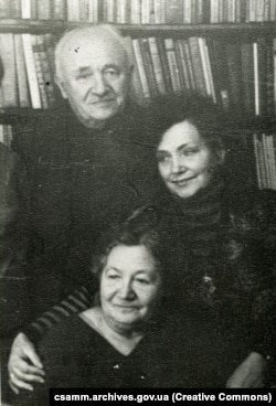 Борис Тен, його дружина Аполінара і Галина-Інга Карклінь, 12 грудня 1971 року