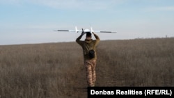 Запуск українського дрона на Донбасі, фото ілюстративне
