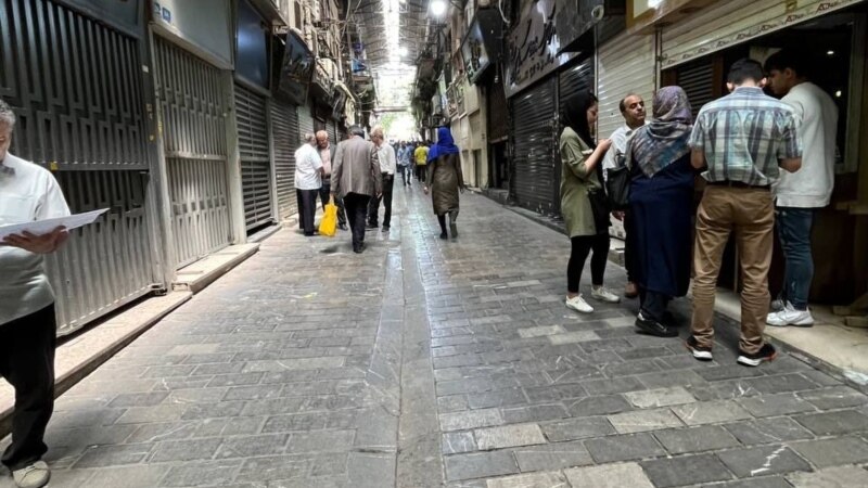 گزارش‌ها از دومین روز «اعتصاب» در بازار طلای تهران؛ طلافروشی‌های تبریز هم تعطیل شدند