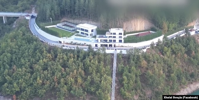 Milan Radoičić's villa on Lake Gazivode in northern Kosovo, which was confiscated by Kosovo police. The villa resembles the newly built one in Belgrade, on the property of Ema Radoičić.
