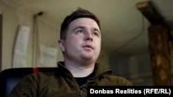За час великої війни Василь виріс із командира взводу до командира батальйону – тепер керує кількома сотнями людей на ділянці фронту в Донецькій області