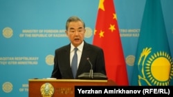 Çinin xarici işlər naziri Van Yi mayın 20-də Astanada çıxış edib