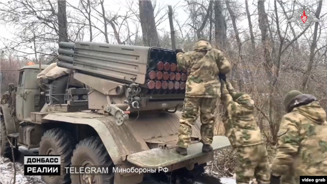 Експерти припускають, шо армія РФ накопичує снаряди на випадок активного наступу української армії