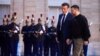 Presidenti i Francës, Emmanuel Macron, dhe ai i Ukrainës, Volodymyr Zelensky, gjatë takimit në Paris më 14 maj 2023.
